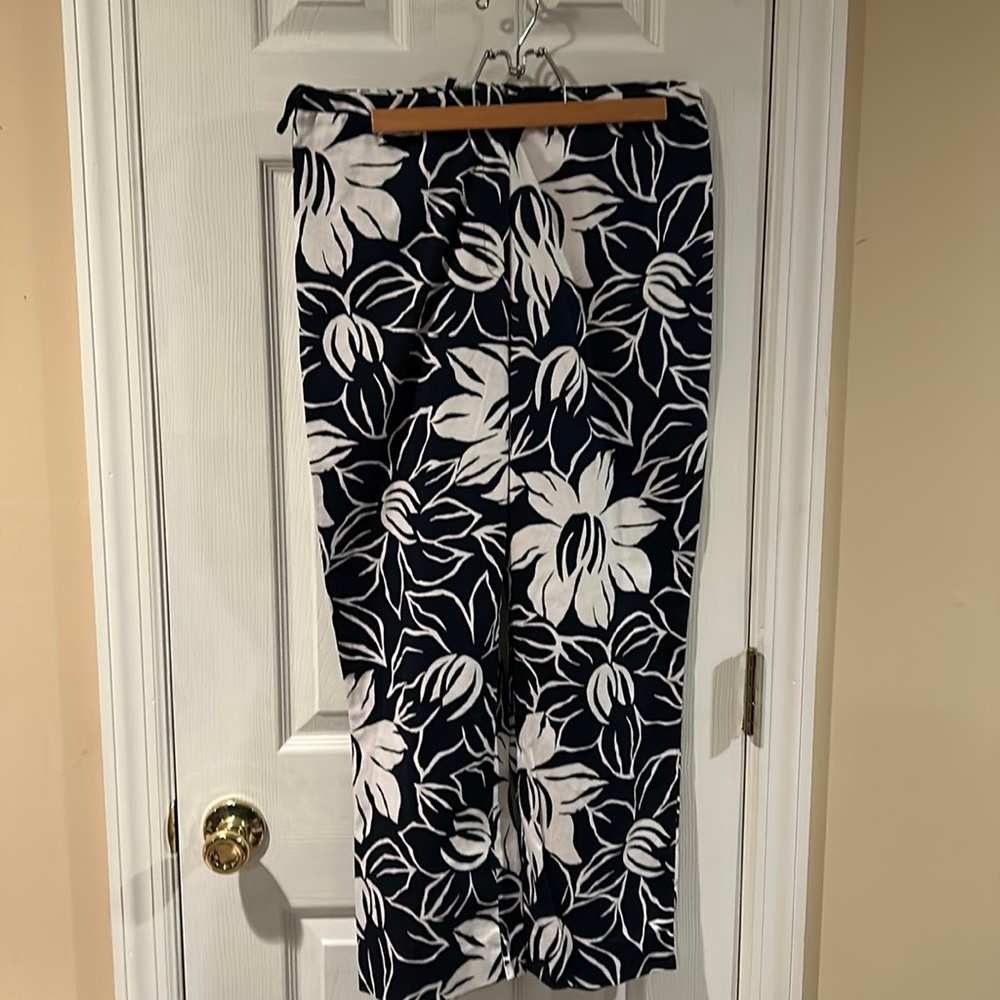 Jones New York floral pants size 12